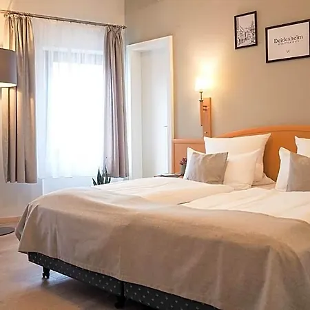 Otel Weinstrasse No 8 
