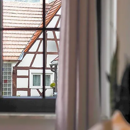 Otel Weinstrasse No 8 