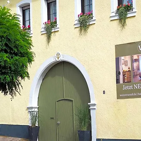 Weinstrasse No 8 
