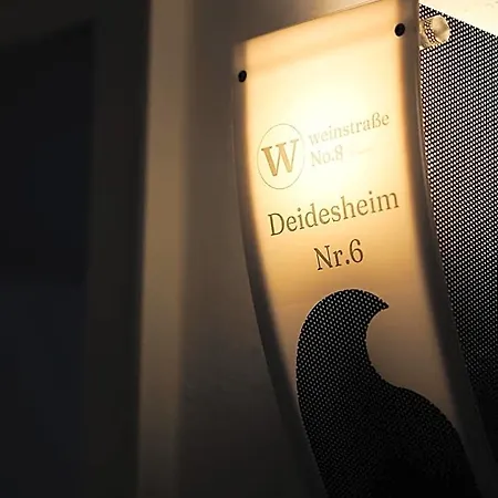 Weinstrasse No 8 